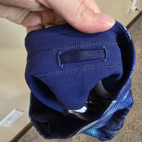 Women's Lululemon Invigorate High-Rise Short 8" Biker Athletic Shorts | Size 6 - Picture 9 of 10